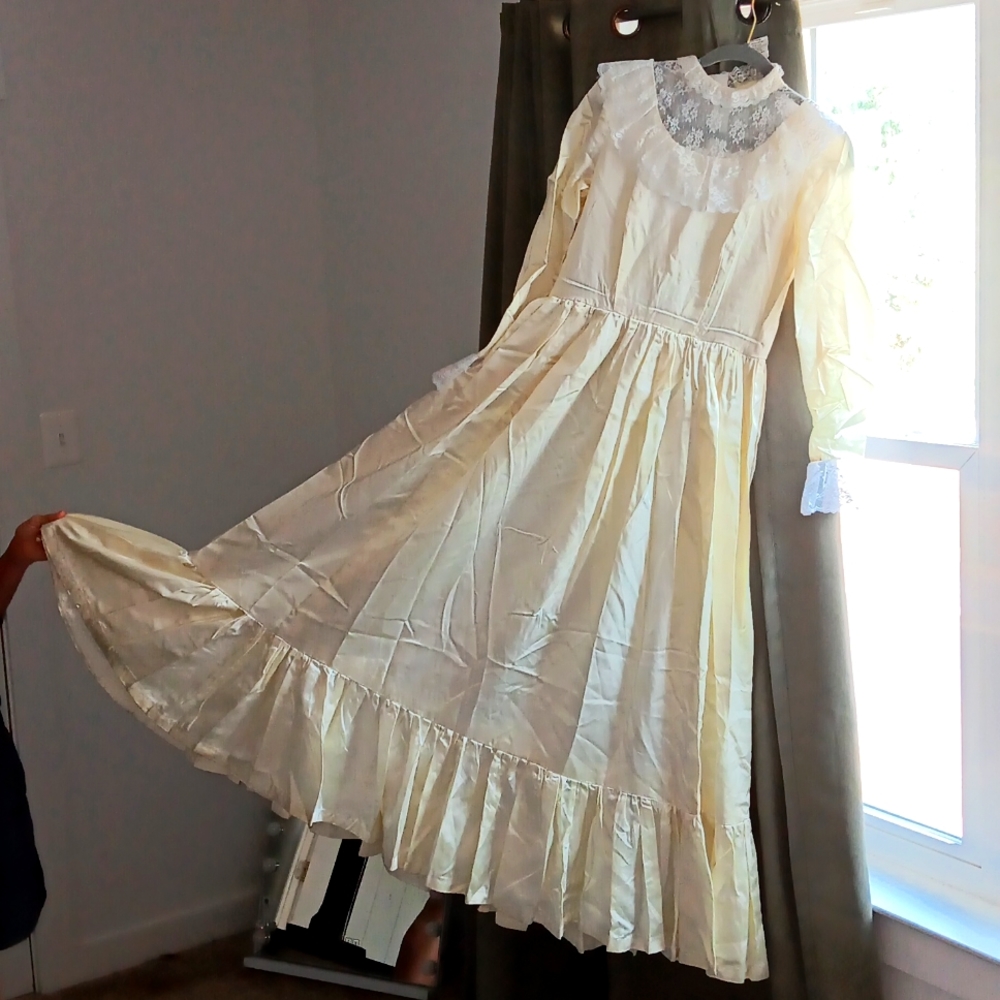 Victorian costume dress and hat